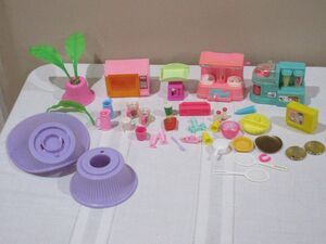 Vtg Barbie House Appliances, Furniture and accessories